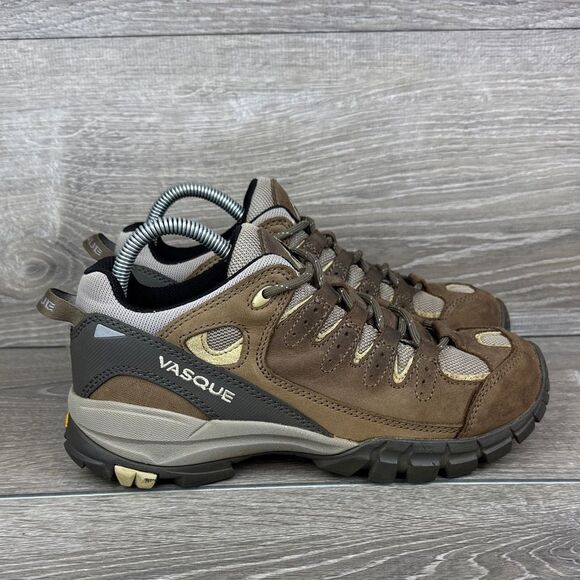 Vasque Mantra Women’s Sz 8W Brown Nubuck Water Resistant Low Vibram Hiking Shoes - Picture 1 of 12